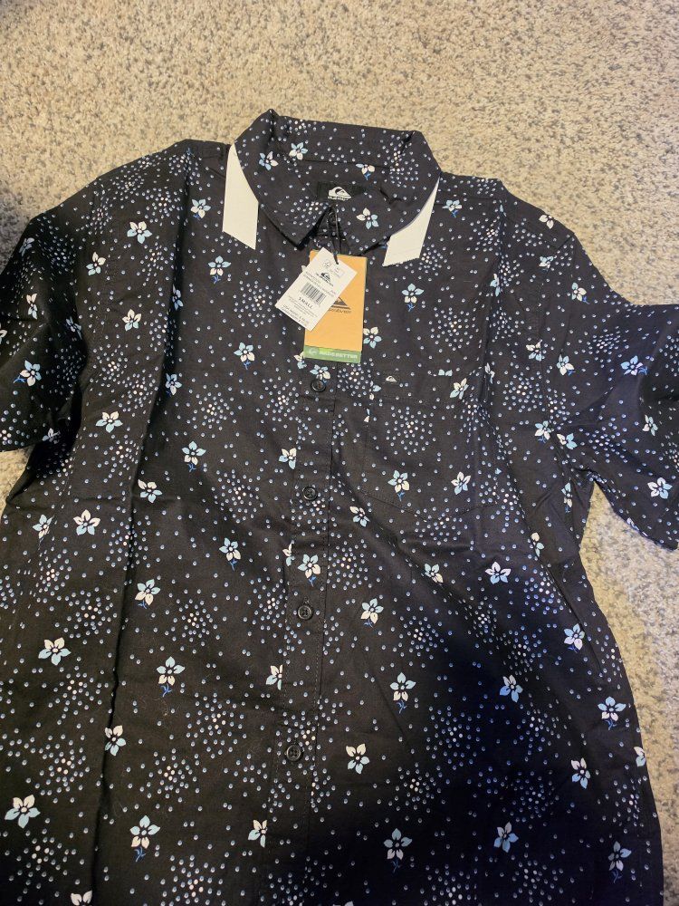 mens small quicksilver short sleeve button up shirt nwt