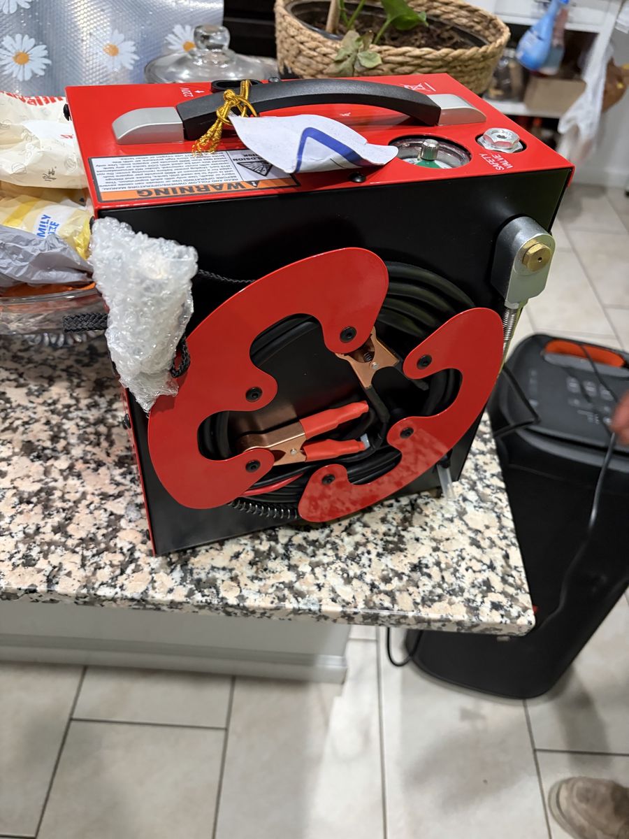 GX Portable High Pressure Air Compressor, 220V/110V, Adjustable Safety Valve, Bleed Valve