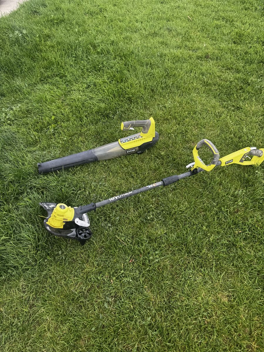 Ryobi 18V ONE+ Cordless String Trimmer/Edger & Blower Combo Kit - Lawn Care Tools