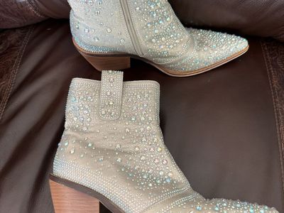 Bling rhinestone boots women’s size 8