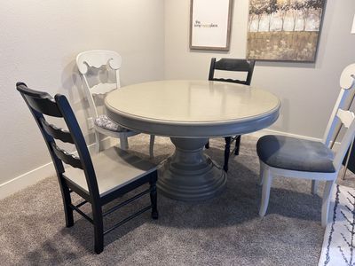 Round Table