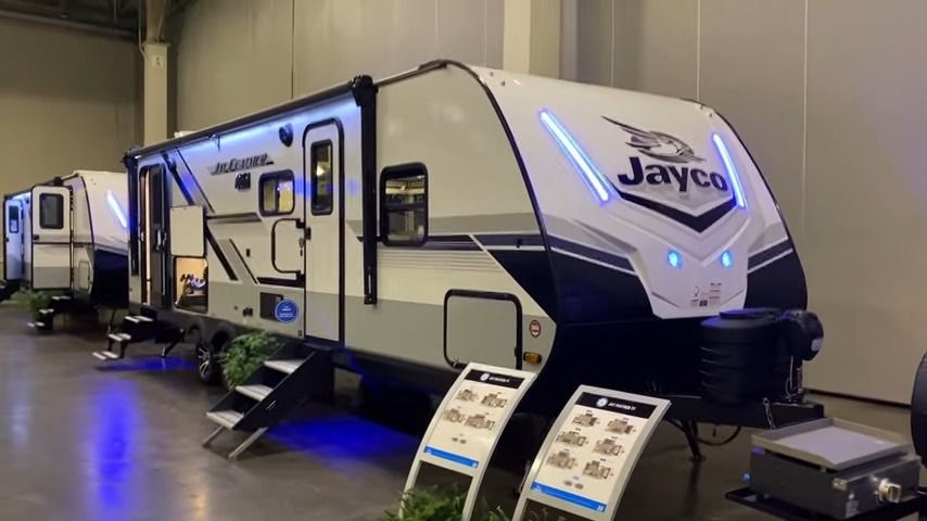Brand New 2024 Jayco Jay Feather 27BHB