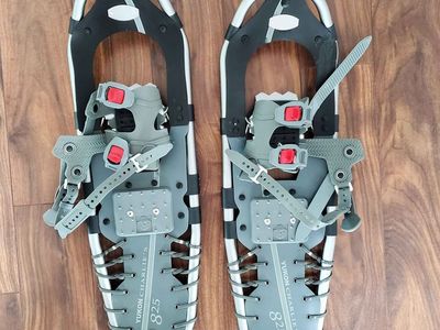 Yukon Charlie's 825 Snowshoes