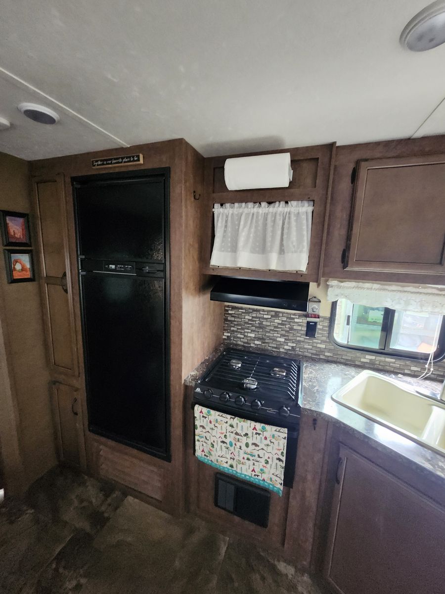 Main image 6