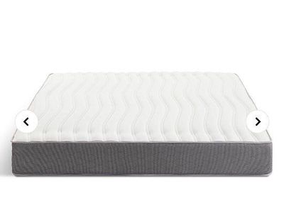 weekender firm hybrid box matress queen.