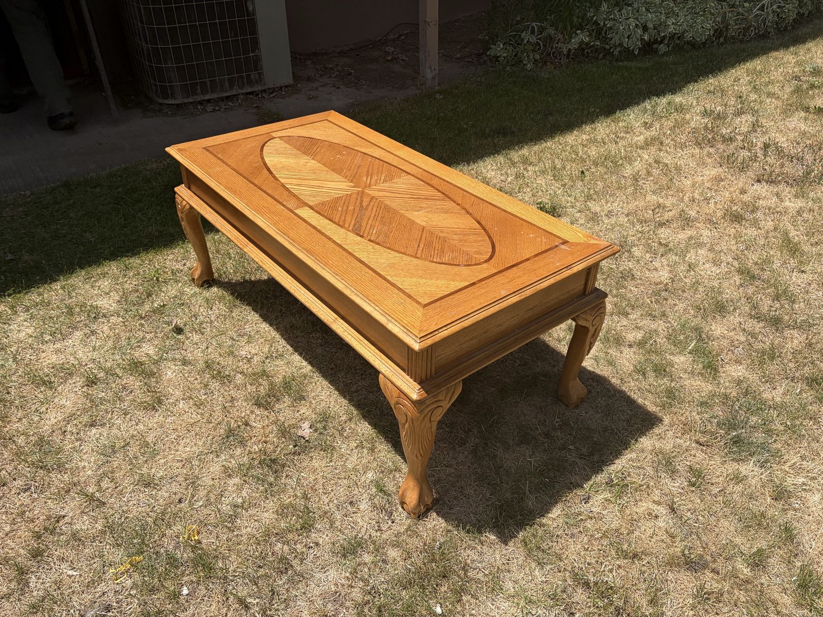 Vintage Oak Wood Coffee Table with Ornate Cabriole Legs - Classic Living Room Furniture