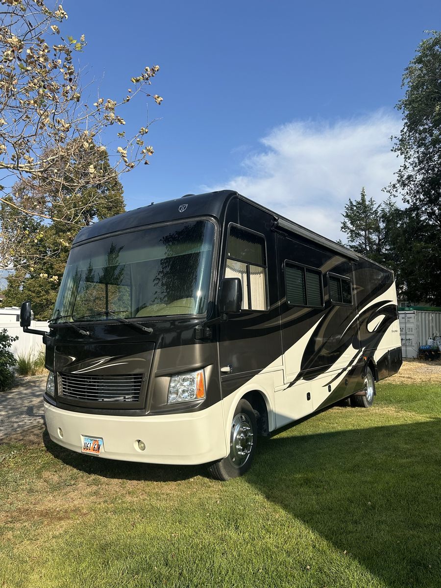 Thor Motor Coach Challenger Class A Motorhome RV
