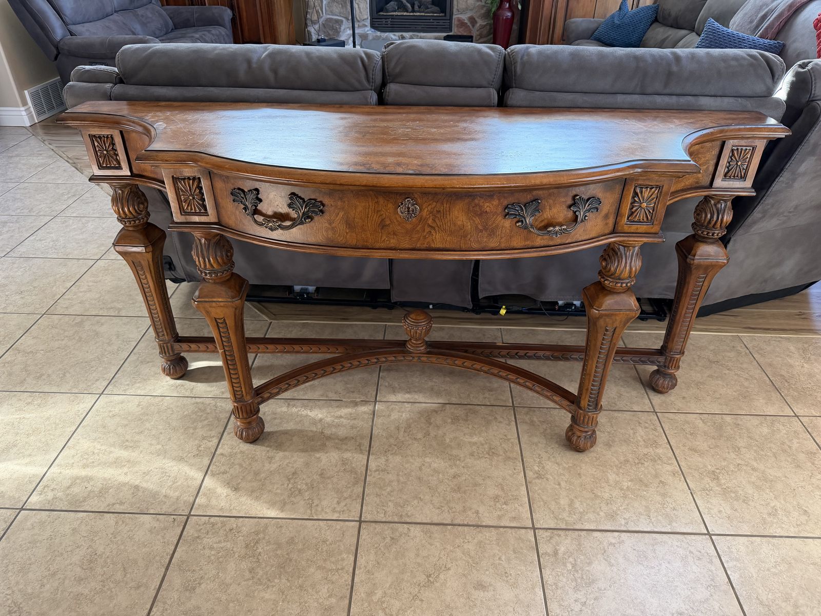 Beautiful Vintage End Table