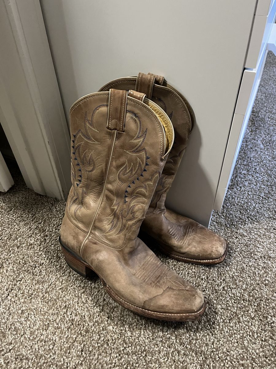 Nocona Boots MD2711 Men's Western Cowboy Boots - Tan Leather, Size 9 1/2 D with Blue Stitching. FITS 10.5