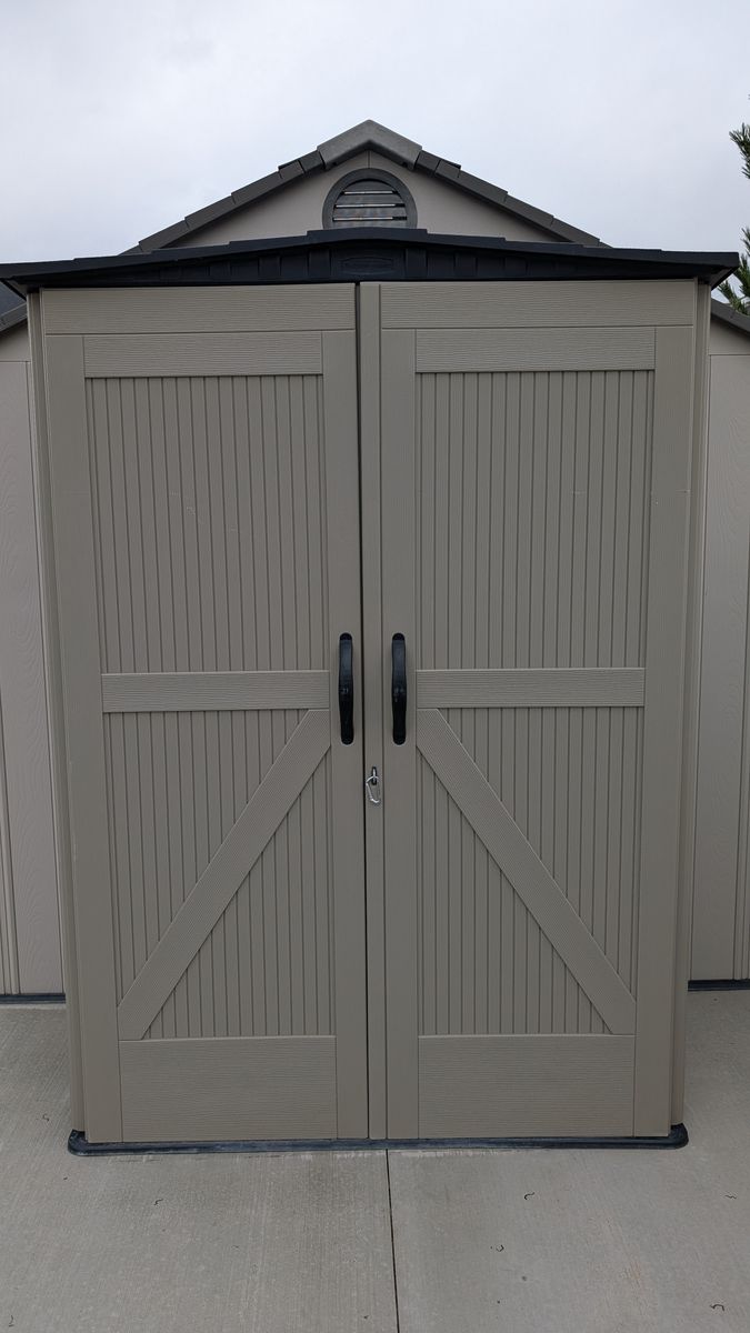 Rubbermaid Vertical Resin Outdoor Storage Shed With Floor (4 x 2.5 Ft)