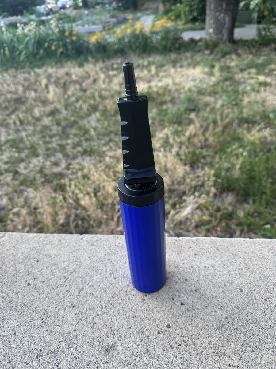 Portable air pump – a handheld inflator for soccer balls, volleyballs, and basketballs (7.5 inches)