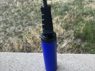 Portable air pump – a handheld inflator for soccer balls, volleyballs, and basketballs (7.5 inches)