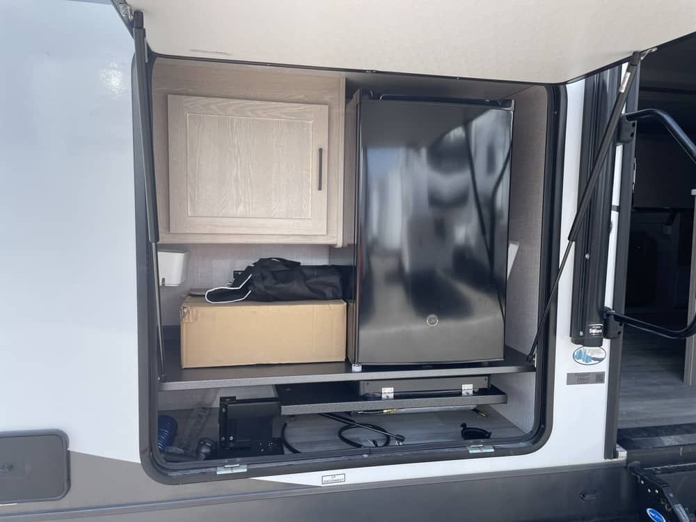 Main image 10