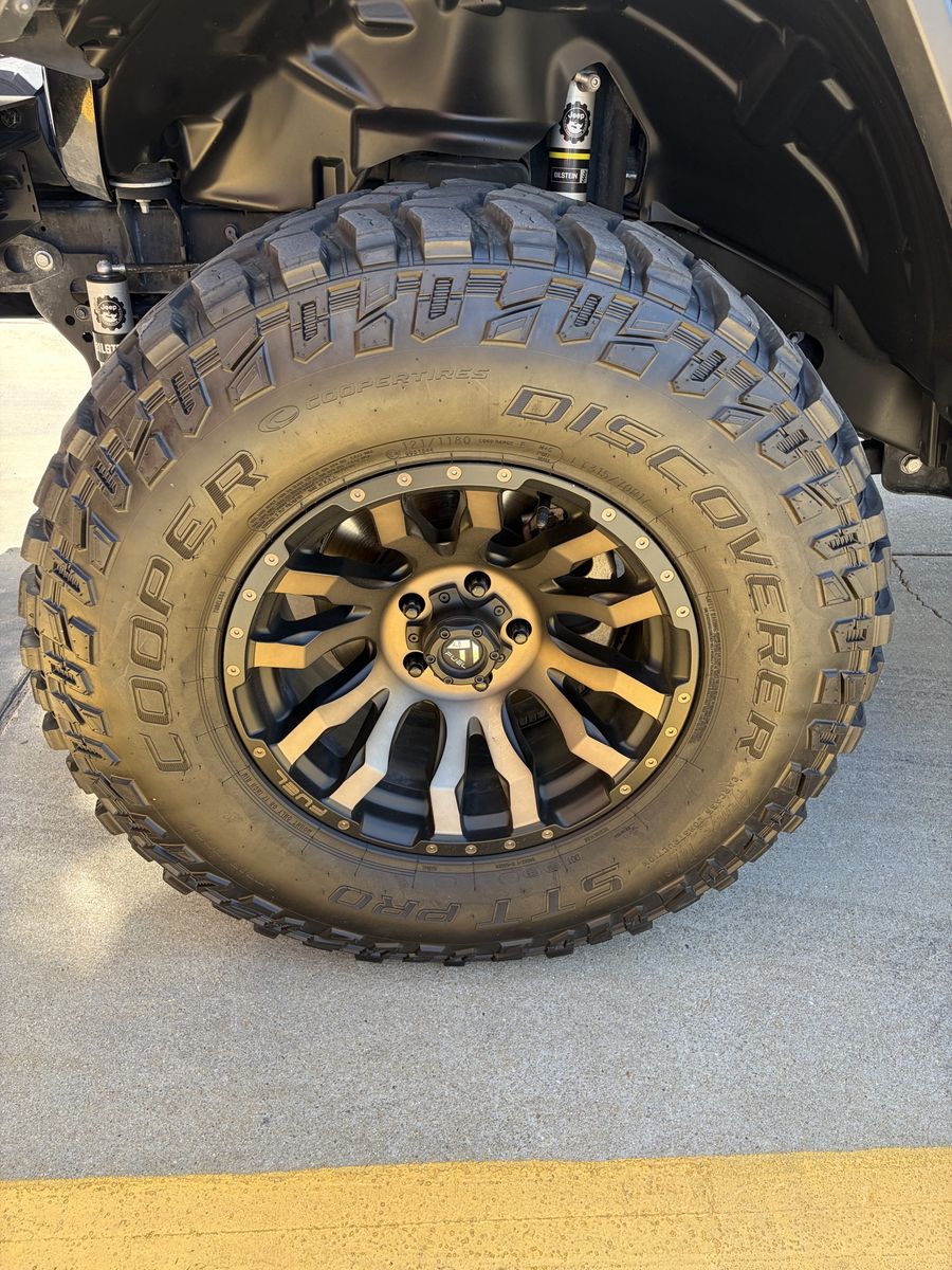 Cooper Discoverer STT Pro - 315/70r17. Set of 5. 13/19 (68%) tread remaining on 4 of 5 tires, and the spare has never seen road