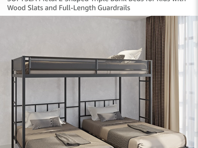 Triple bunk bed