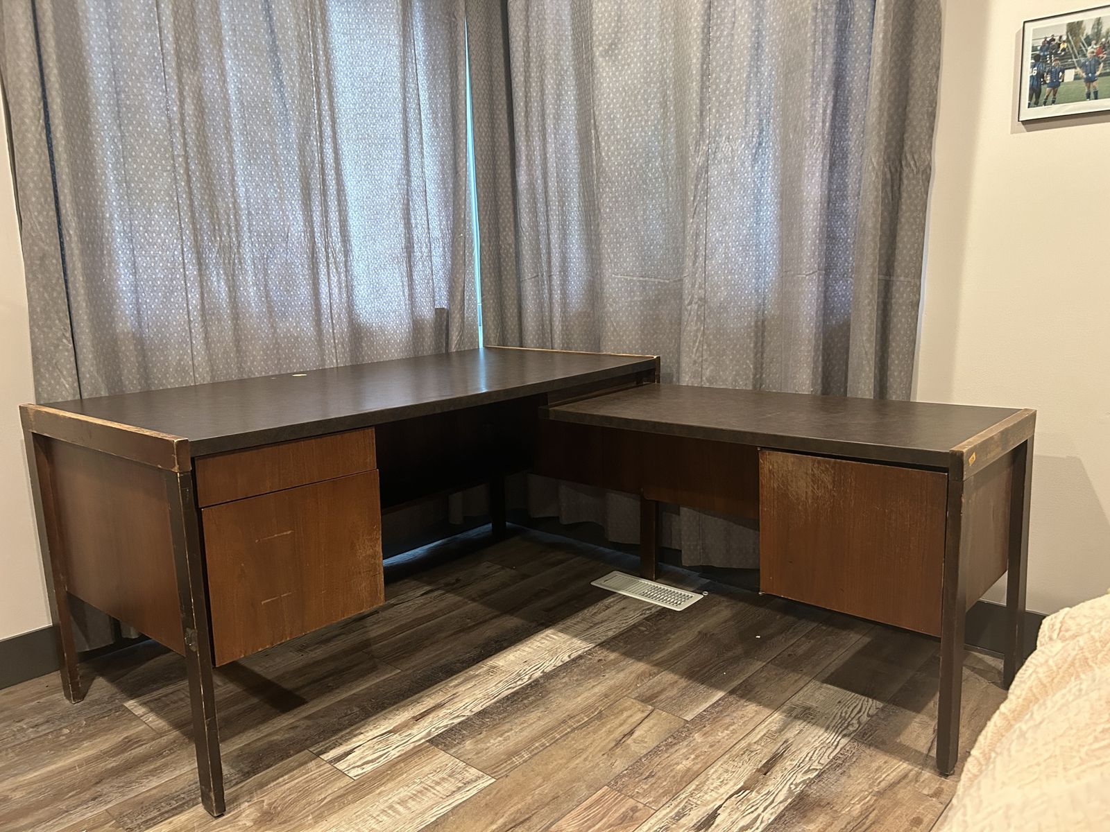 L-Shaped Wood Office Desk with Drawers - Vintage Style