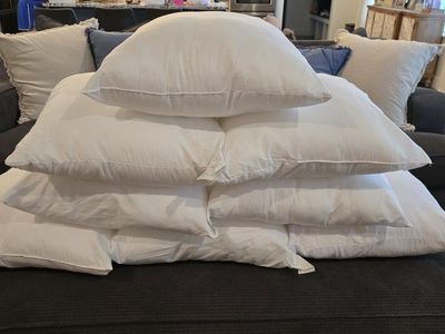 Set of 8 White Pillow Inserts - 20"x20" Fluffy & Soft Pillow Stuffing for Decorative Covers