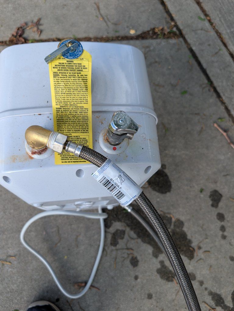 EcoSmart ECO 8 Tankless Electric Water Heater, 8kW, 0.4 GPM, Compact, Used