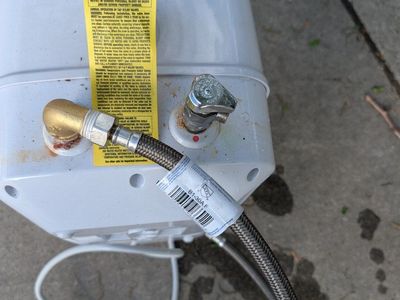 EcoSmart ECO 8 Tankless Electric Water Heater, 8kW, 0.4 GPM, Compact, Used