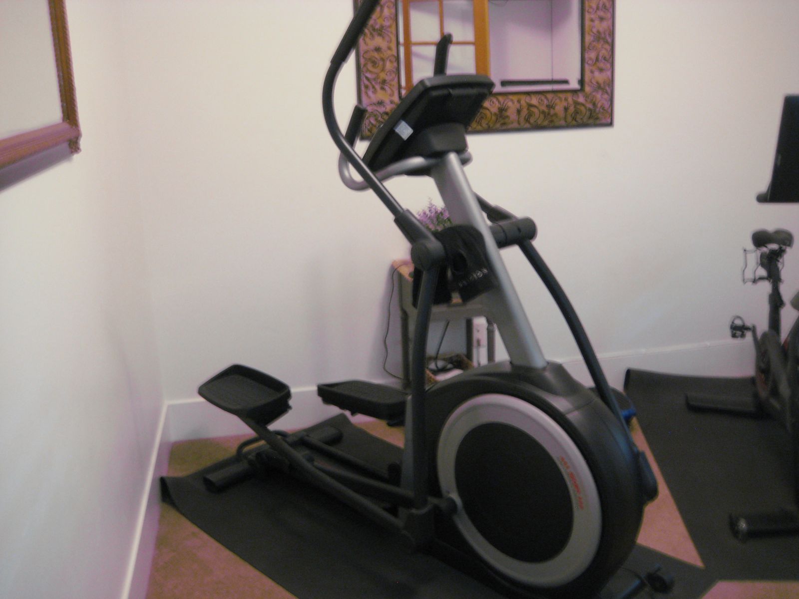 PROFORM ELIPITICAL TRAINER