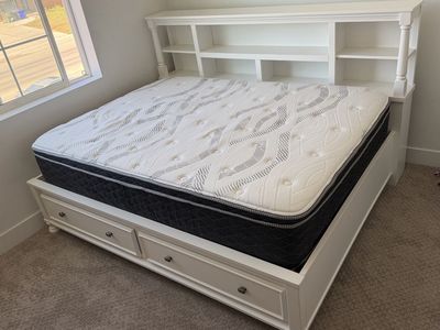 Full size bed