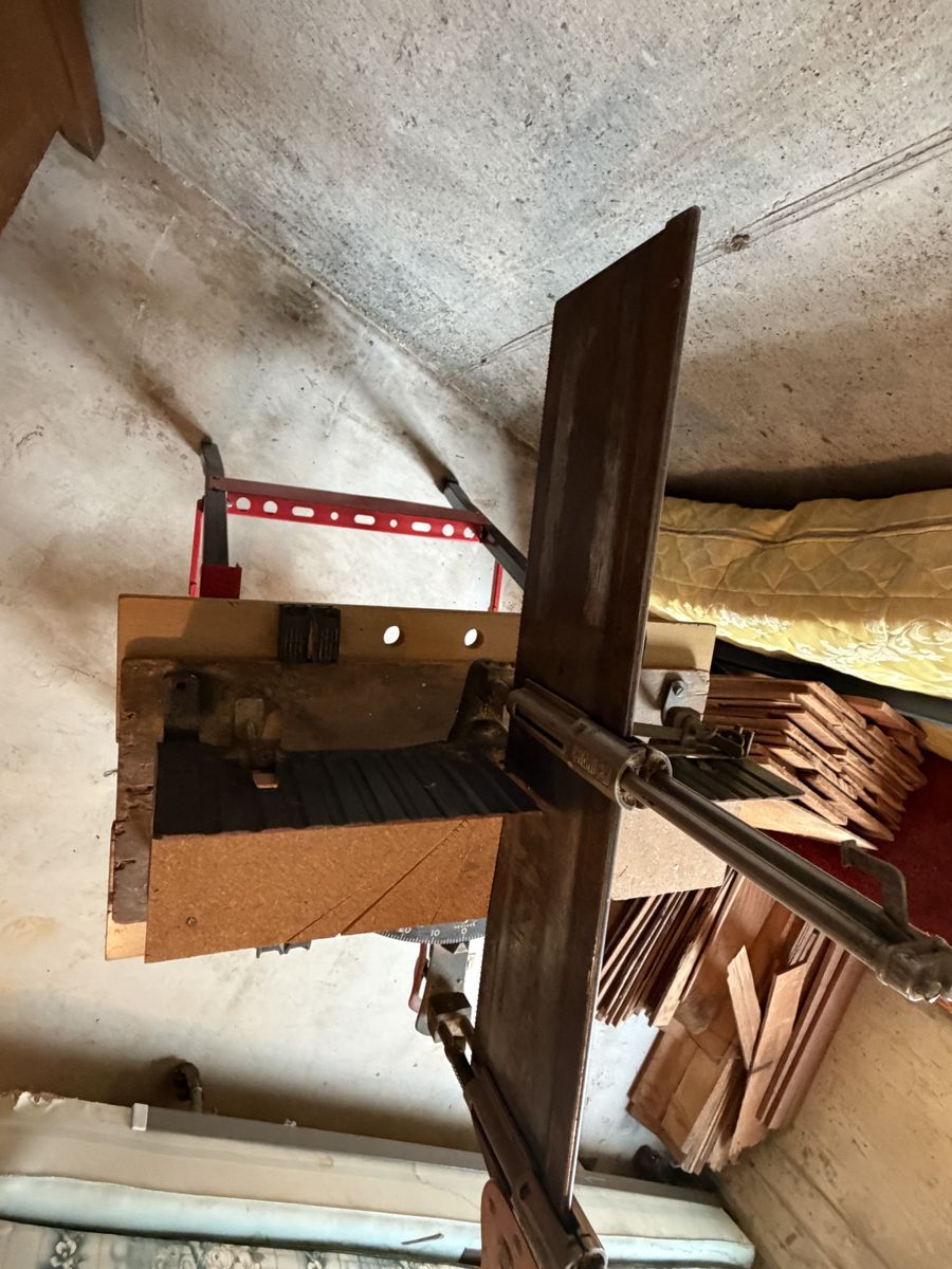 Main image 9