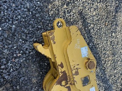 Cat 320 quick coupler