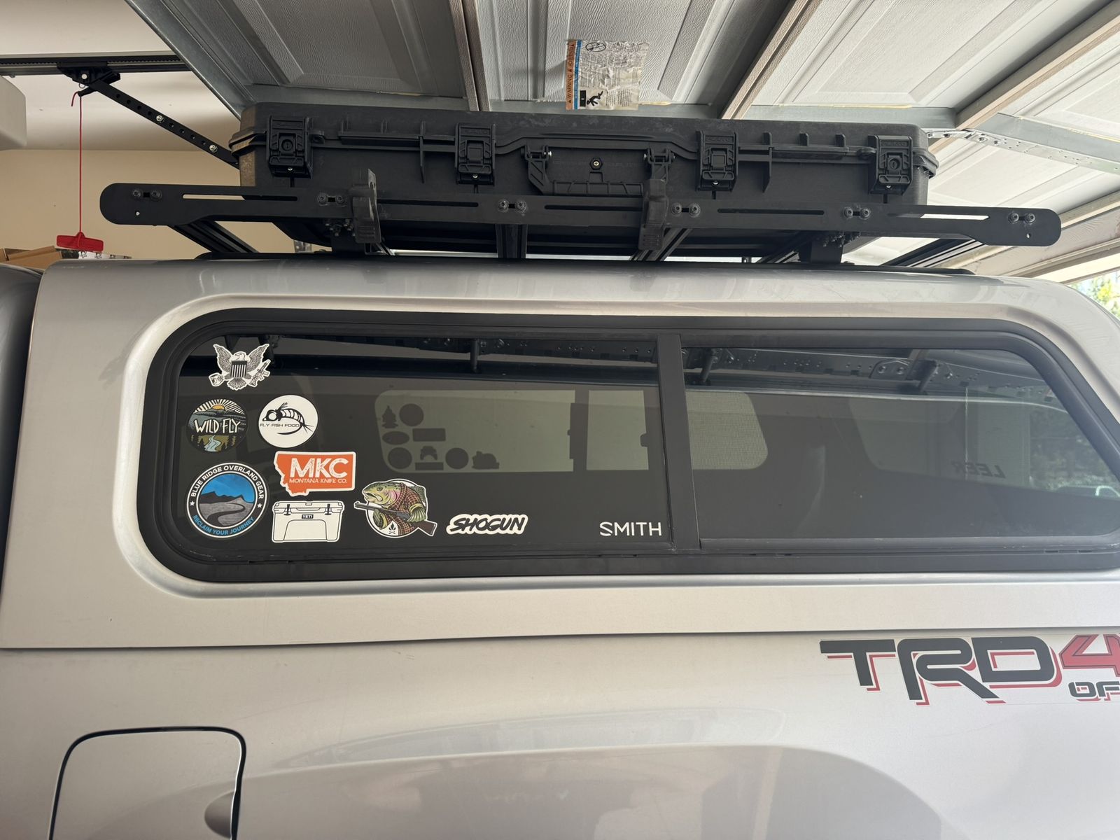 Leer 100xr for short bed toyota tacoma