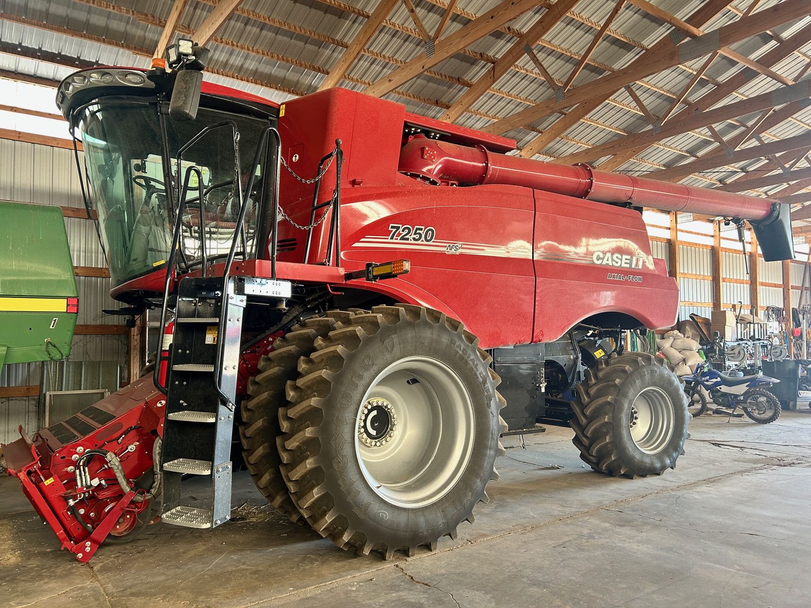 2022 Case IH 7250 Combine & Case FD235 Header