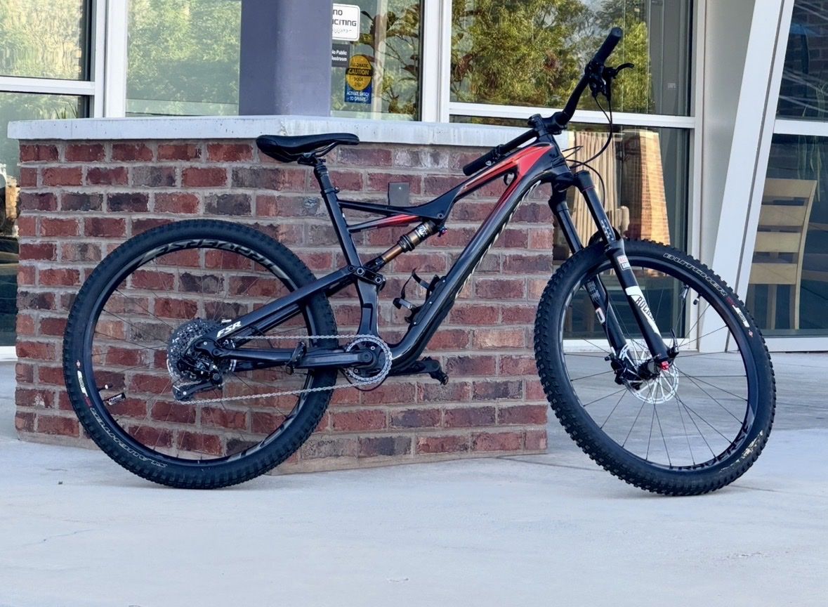 SPECIALIZED MOUNTAIN BIKE