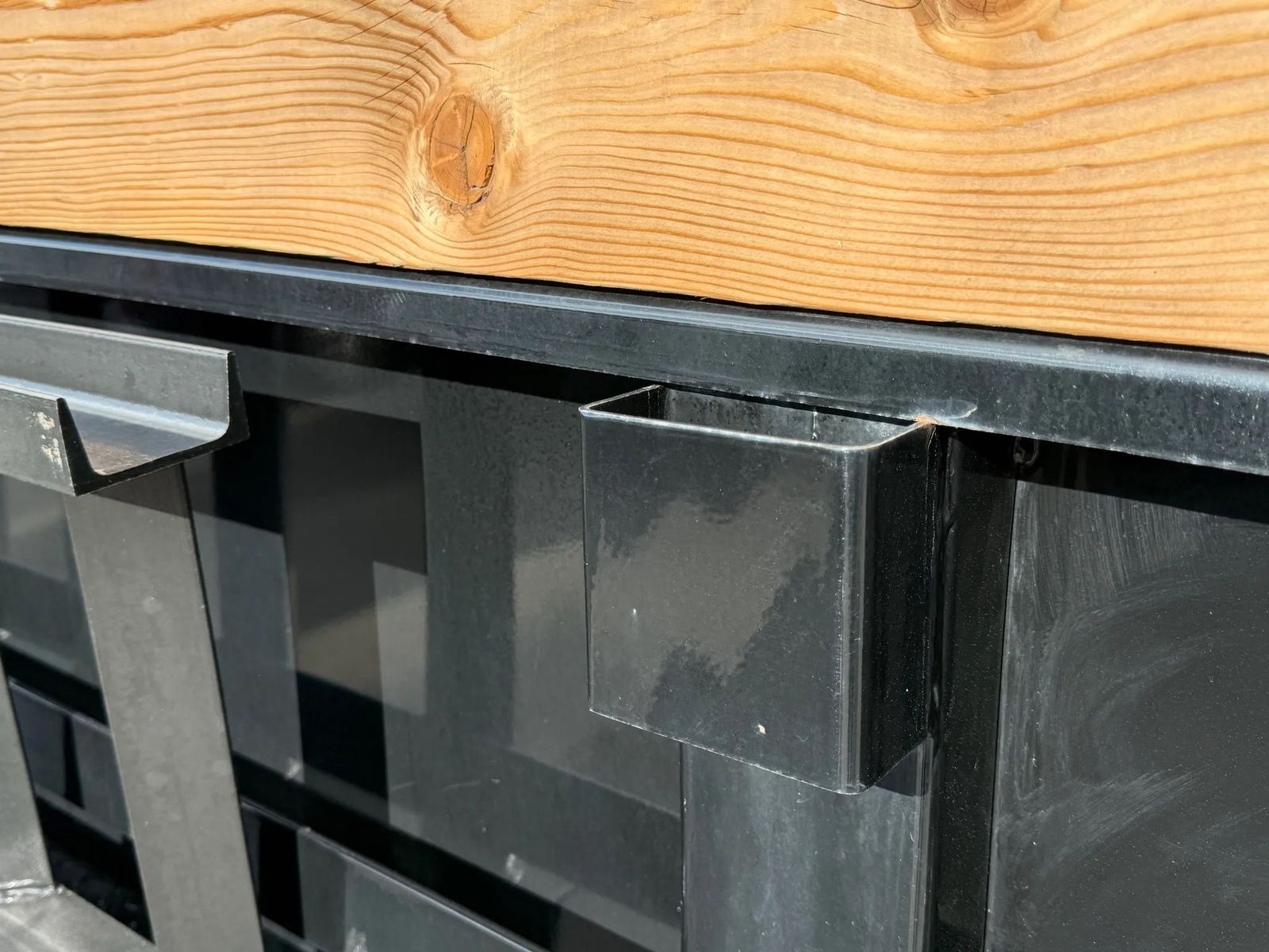 Main image 6