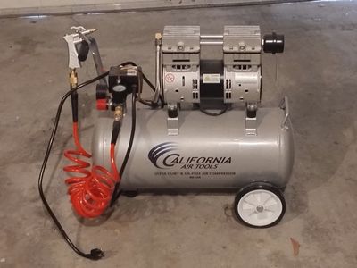 Air Compressor, 8 Gallon Aluminum, California Air Tools 8010A Excellent Condition