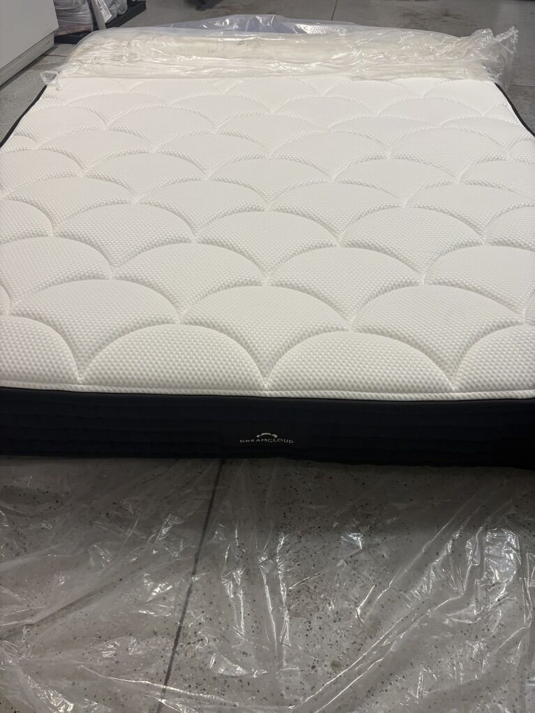 DreamCloud Classic Cali King Mattress