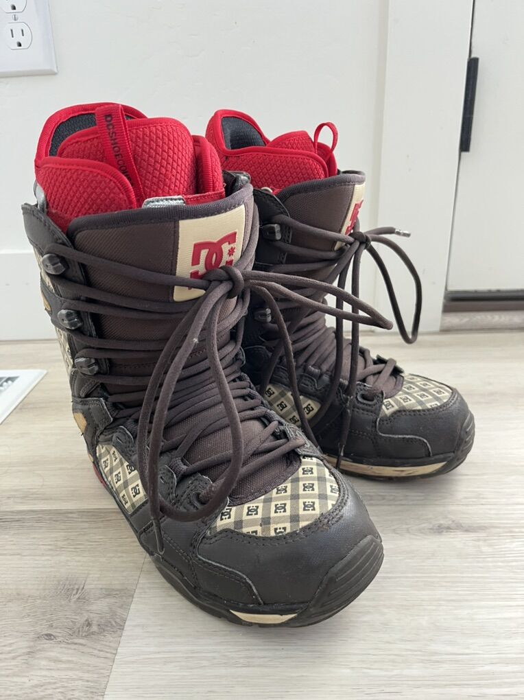 Ladies DC Snowboard Boots Size 7