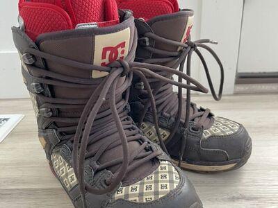 Ladies DC Snowboard Boots Size 7