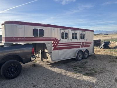 1995 Sooner 3 horse Gooseneck