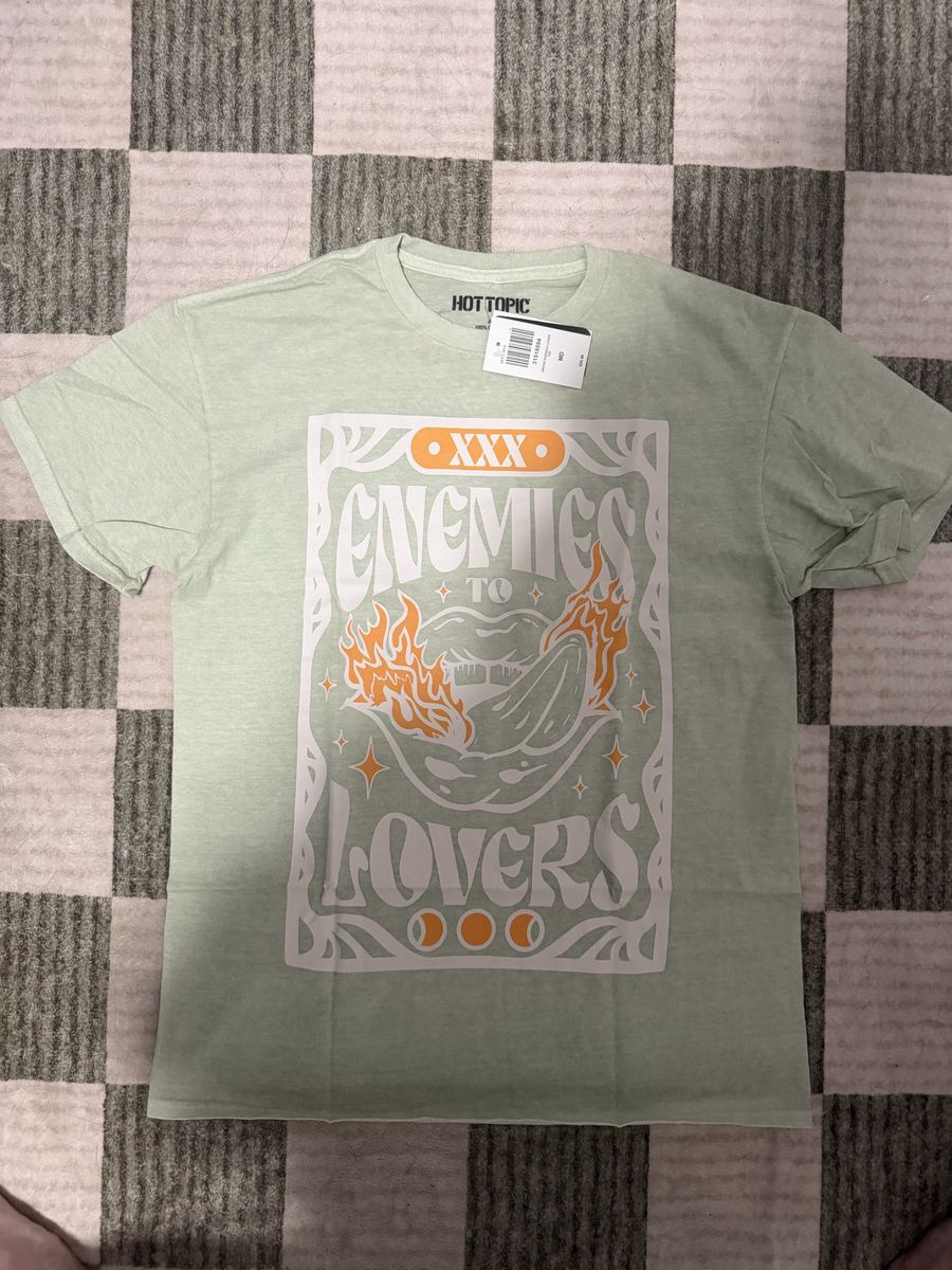Hot Topic Enemies to Lovers Graphic T-Shirt Sage Green Size Medium New with Tags