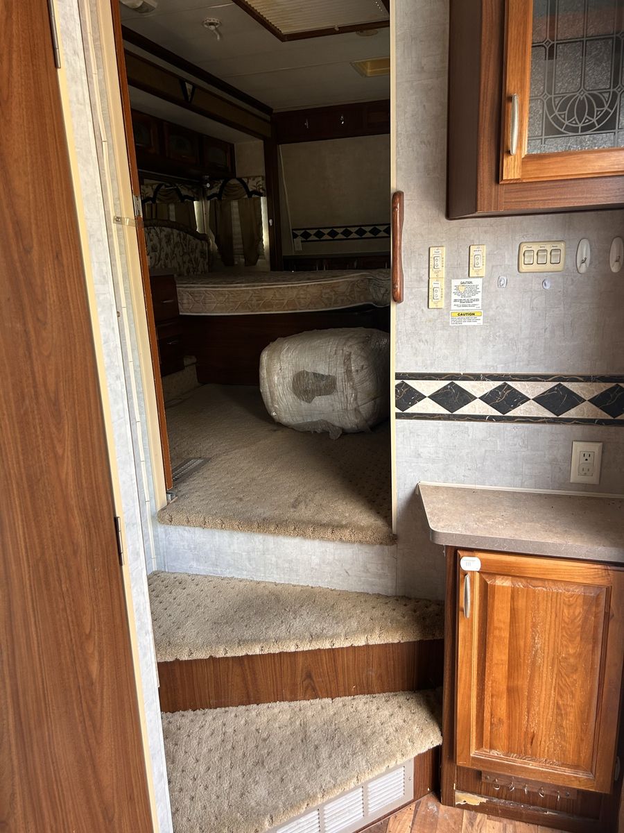 Main image 12