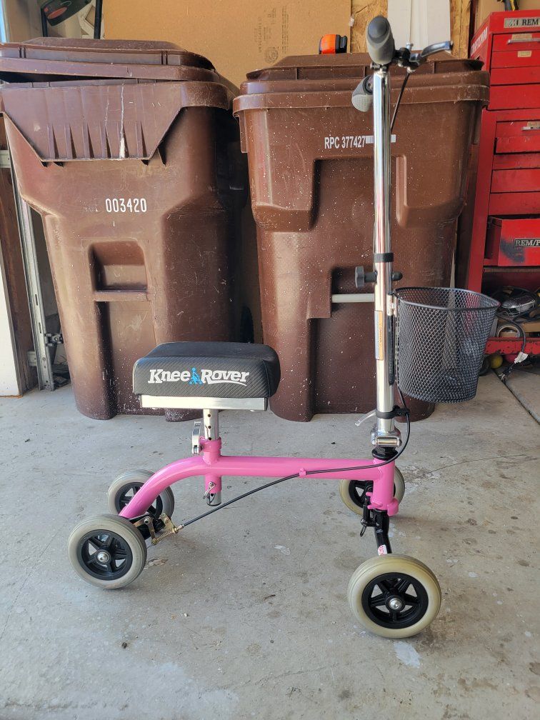 KneeRover Economy Knee Scooter with Basket 