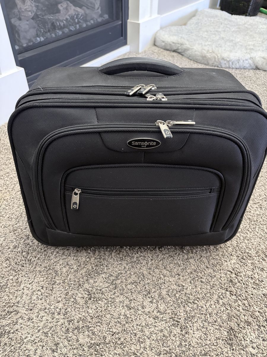 Samsonite Black Underseat Carry-On Luggage with Wheels and Telescoping Handle