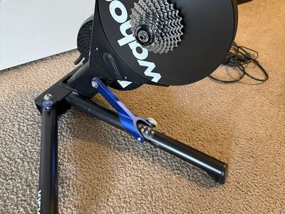 Wahoo KICKR v4 Smart Bike Trainer (2018 Gen 4) with Cassette - Excellent Condition