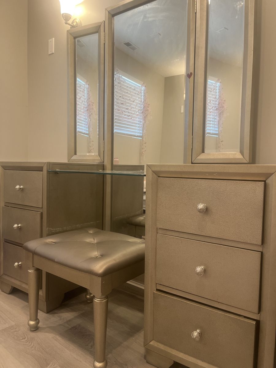 Elegant Vanity Dressing Table Set with Tri-Fold Mirror, Glass Shelving and Matching Padded Stool