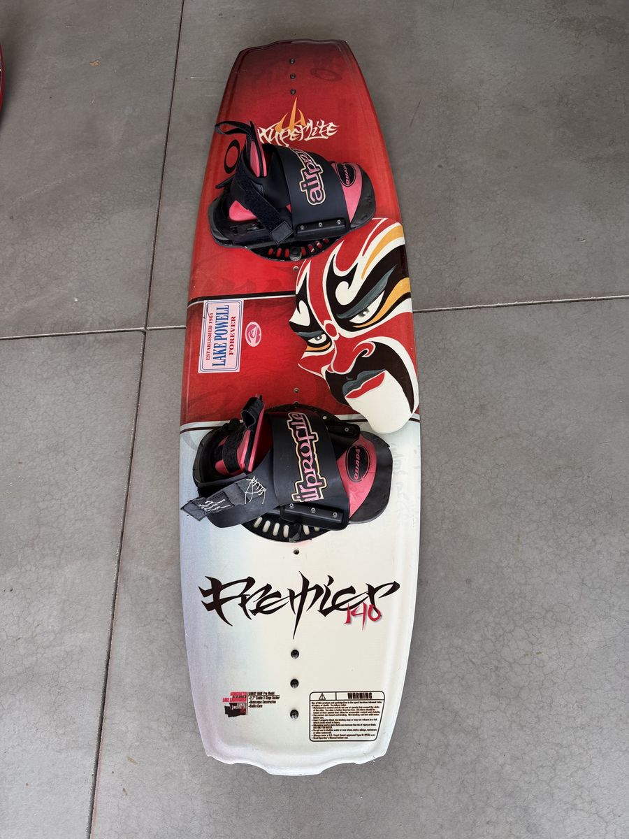 Hyperlite Premier 140 Wakeboard with Bindings - Lake Powell Edition