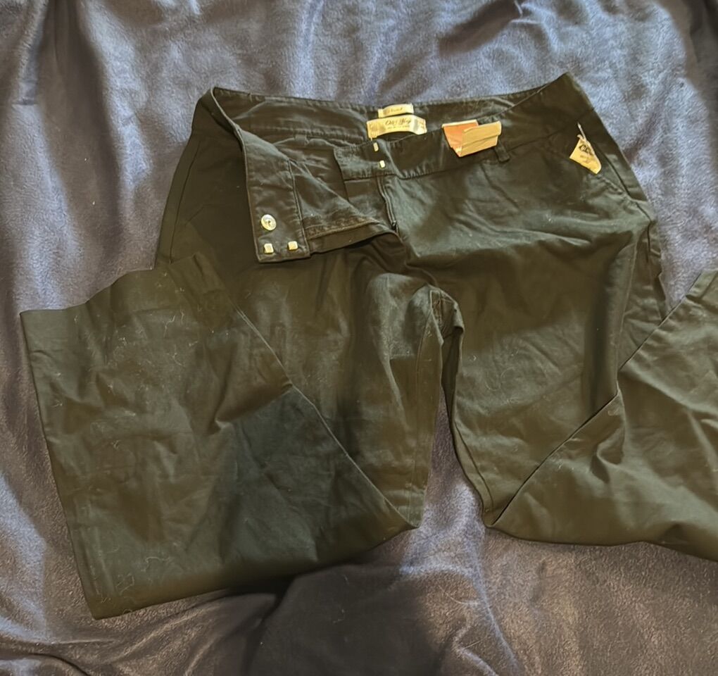 Womens Black Capris Size 10