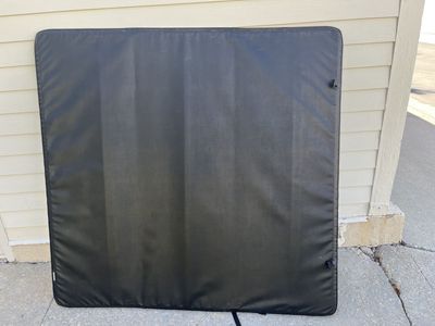 GXT-61409 - Gator SFX Tri-Fold Tonneau Cover for 5 foot bed Toyota Tacoma