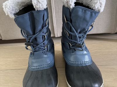 Women’s Sorel Boots Size 6