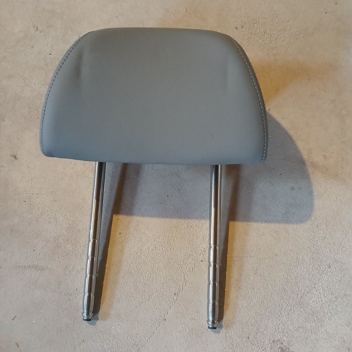 Rear hear rests 2003 VW Passat Wagon