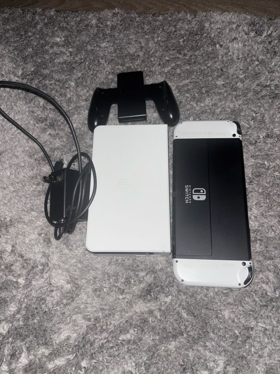 Main image 3