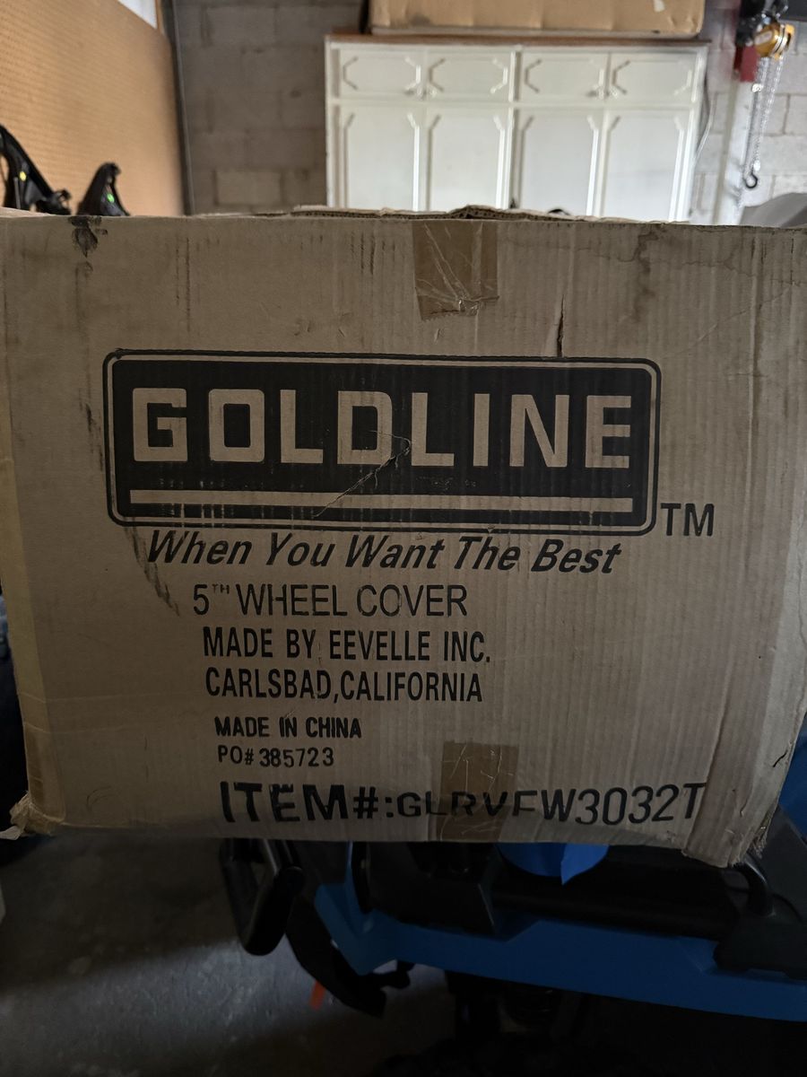 Goldline 5th wheel 32’ Camper cover