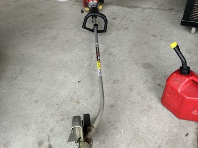 Poulan Pro PP28CD 28cc 2-Cycle Gas Curved Shaft String Trimmer/Weed Wacker
